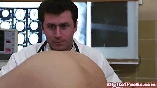 Mielas mergina išmoko čiulpia gaidys