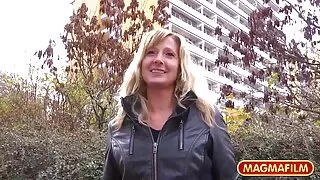 Mažas gaidys sekretorius priima į burną po darbo