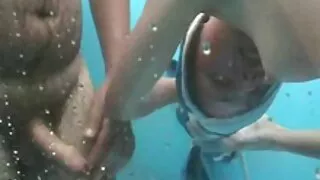 Begėdis mergina gavo pagal savo sesers vyras ir moaned