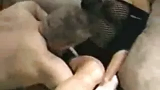 Vaikinas jungiasi draugas ir tada fucks brunetė vonios