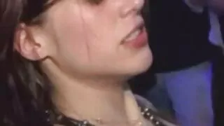 Pašėlusi mergina davė Gaidys Pūlingas Save