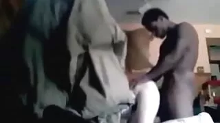 Jos alkanas burną mulatė sucks penis