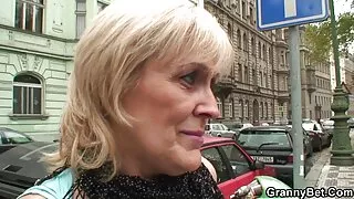 Graži jauna moteris atidavė save šokių treneriui
