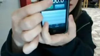 Baltos spalvos trumpaplaukis mergina sėkmingai išlaikė liejimo su vaikino gaidys